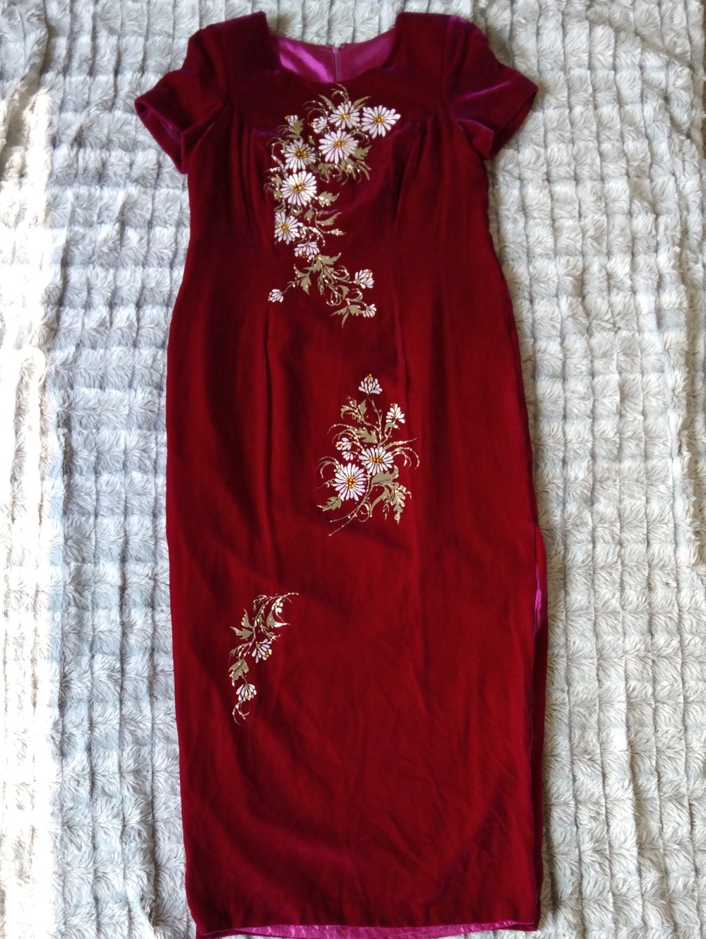 Elegant Chinese Fuscia Velvet Midi Dress with Floral Glitter